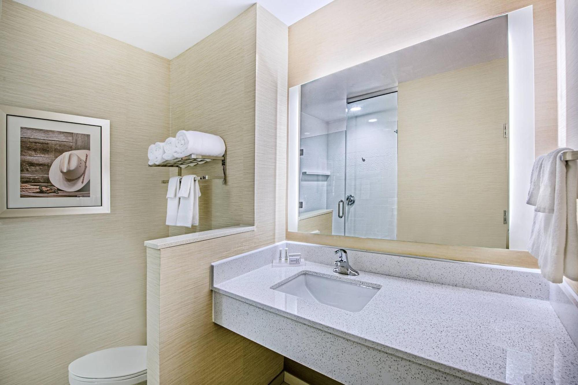 Fairfield Inn & Suites By Marriott Van Exterior photo